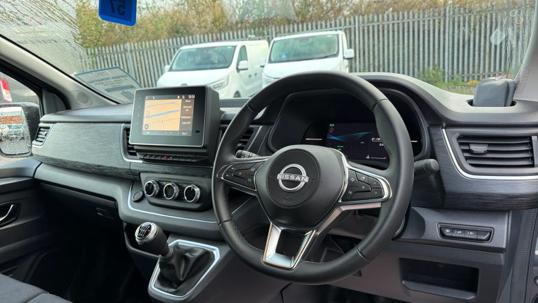 Nissan Primastar 30 L2 Diesel 2.0 dCi 130ps H1 Tekna Crew Van